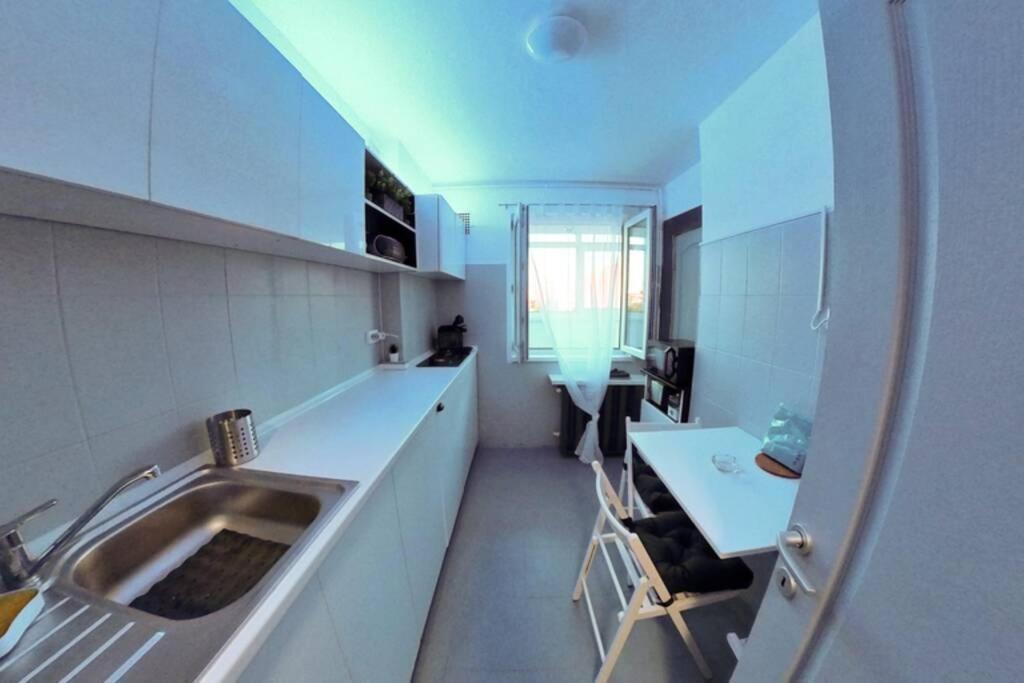 Modern 1 Bedroom Apartment In Bucharest Center! Exterior foto